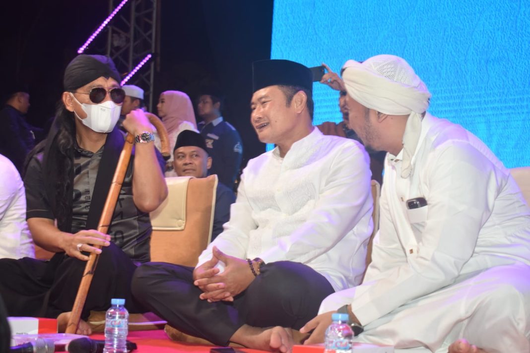 Tausiyah Gus Miftah dan Sholawat bersama Gus Azmi Meriahkan Penutupan Festival Ramadhan Megilan Lamongan