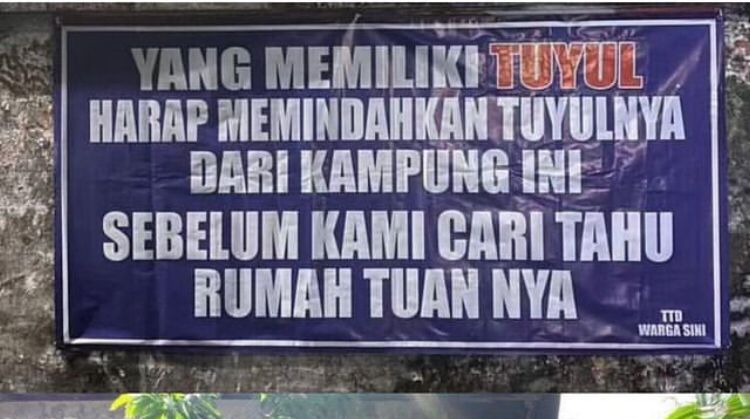 Sering Kehilangan Uang Secara Tiba-Tiba, Warga Di Lamongan Pasang Spanduk Anti Tuyul