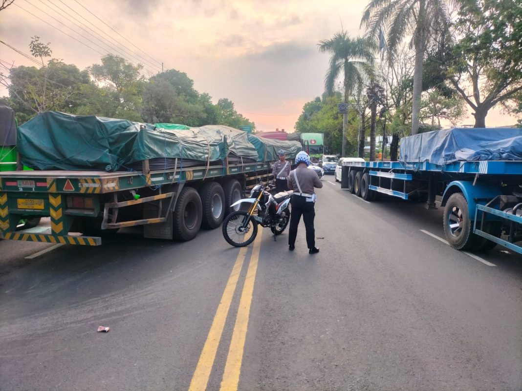 Kecelakan Yang Melibatkan Truk Trailer Kembali Terjadi Di Lamongan