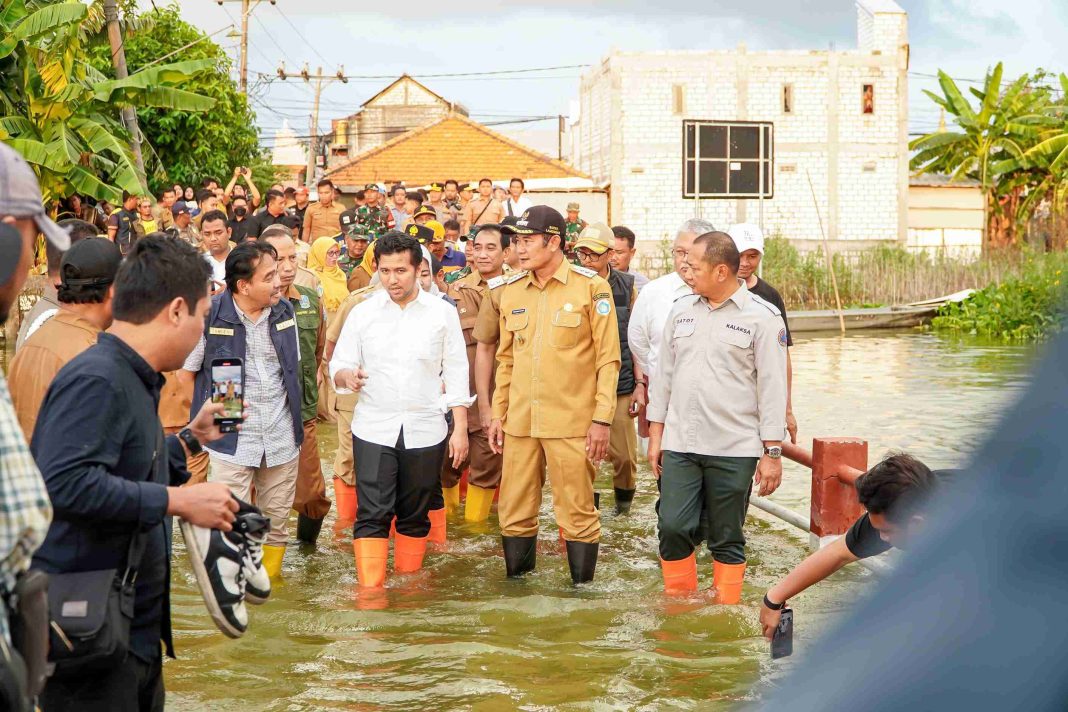 Plt Gubernur Jatim Tinjau Lokasi Banjir dan Infrastruktur di Lamongan
