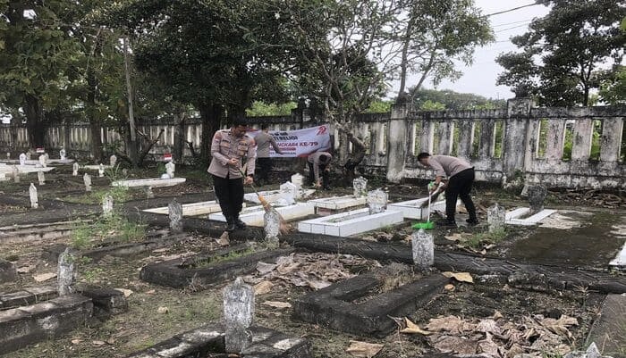 Polres Lamongan Laksanakan Aksi Bakti Religi Sambut Hari Bhayangkara ke-79