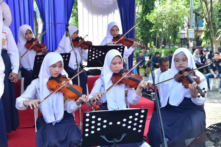 Lamongan Terus Melaju Jadi Kabupaten Layak Anak: Komitmen Solid Pemkab Wujudkan Generasi Emas 2045, Bukti Nyata Investasi Masa Depan!